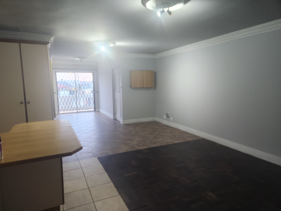 3 Bedroom Property for Sale in Lansdowne Western Cape